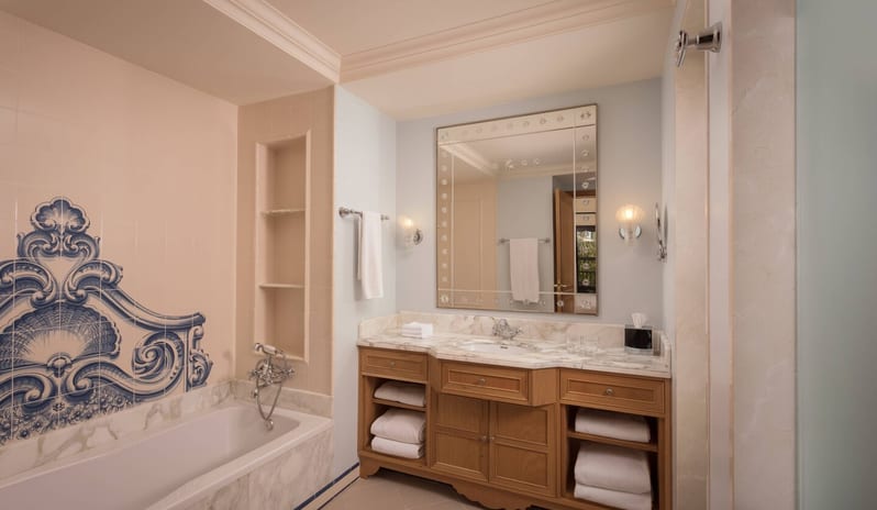 PINE CLIFF - TWO BEDROOM RESIDENCE MASTER BATHROOM